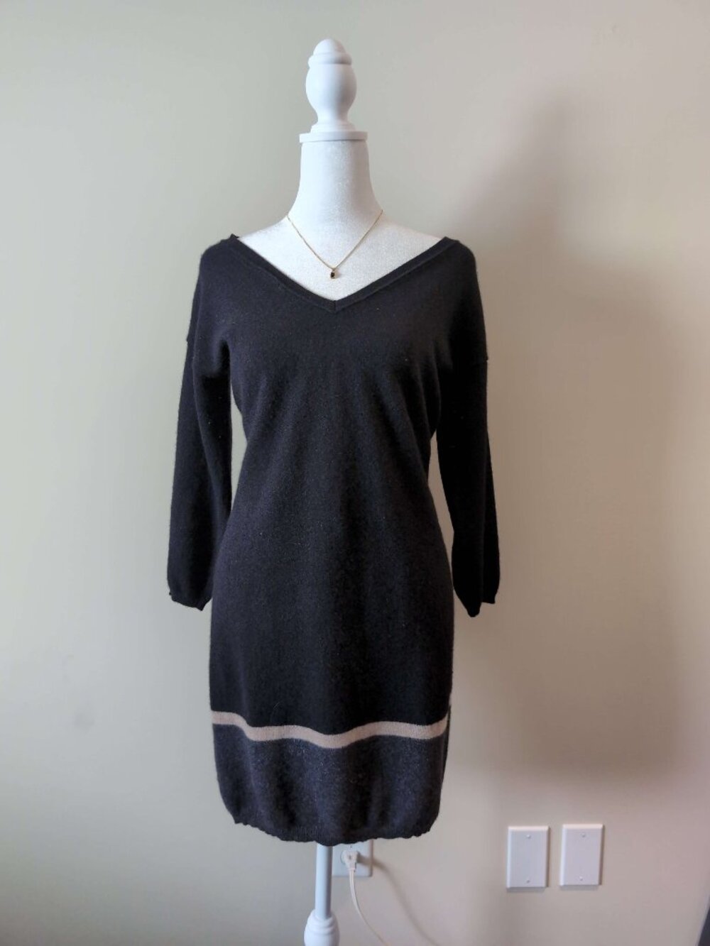 Black Colorblock 100% Cashmere V-neck Sweater Dress